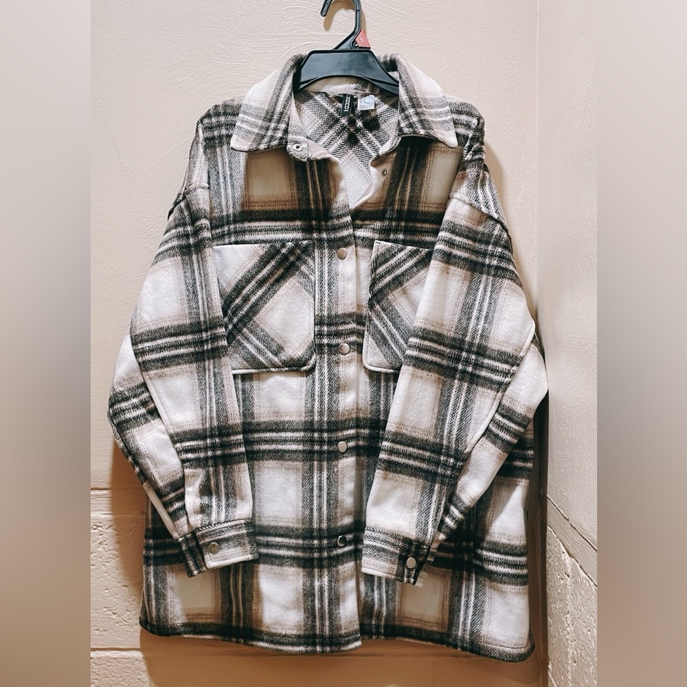 Men H&M Black & Beige Plaid Utility Shacket